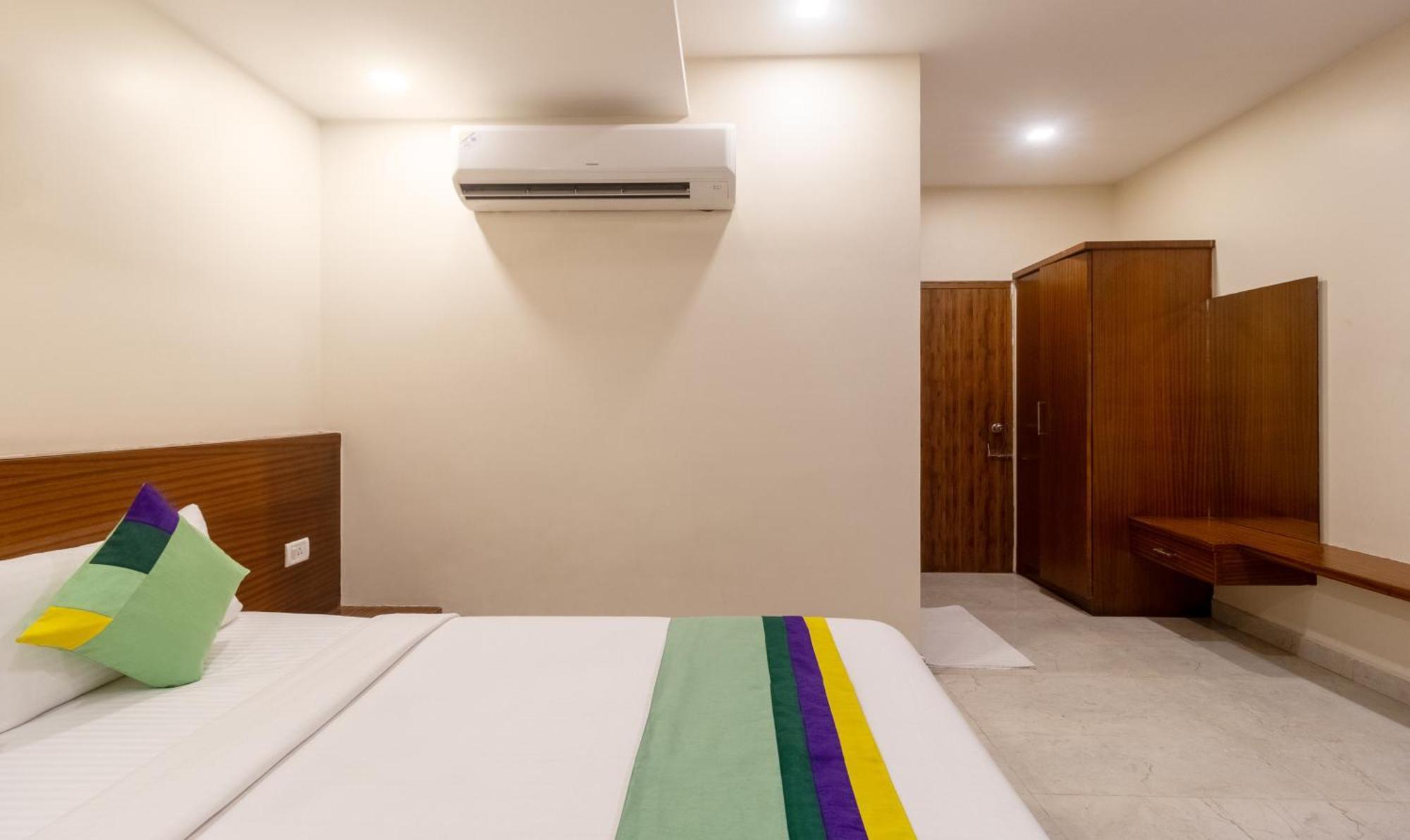 Treebo Anjani Fortune Suites Bangalore Exterior foto